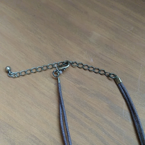 Vintage bronze tone/brown leather necklace - Picture 4 of 5